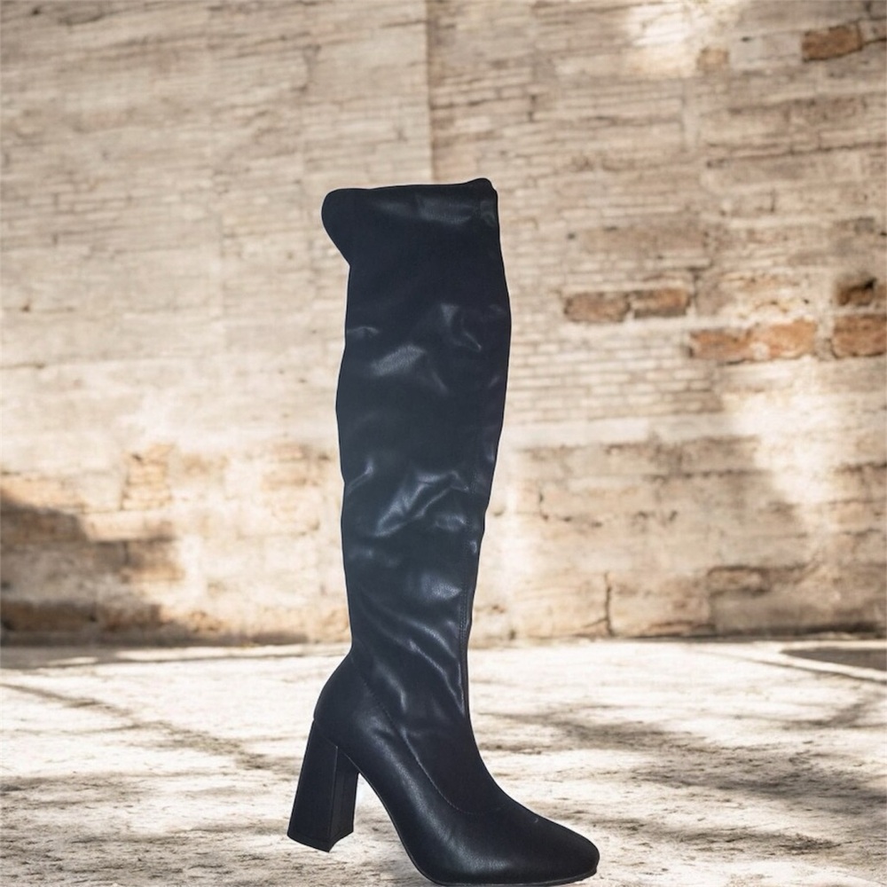 Elegant Black Knee-High Women's Boots